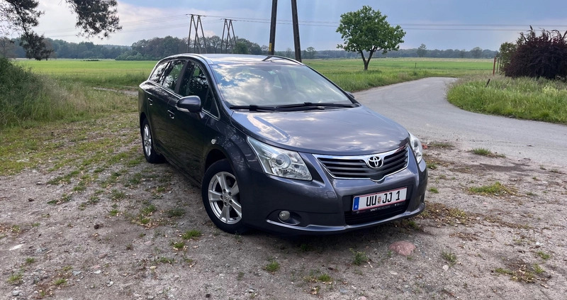 Toyota Avensis cena 21900 przebieg: 212000, rok produkcji 2009 z Prochowice małe 742